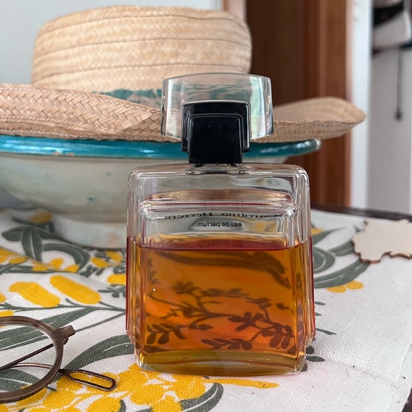 Vintage Carolina Herrera Eau de Perfume 50 ml (1.7 oz) - Picture 2 of 2